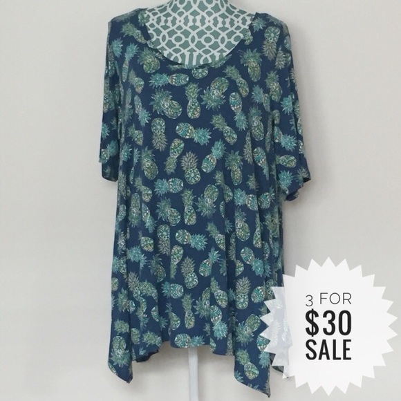 Sigrid Olsen Tops - 💃 Sigrid Olsen Blue & Green Pineapple Print Tee